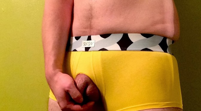 Sukrew Review – UTrunk in Yellow