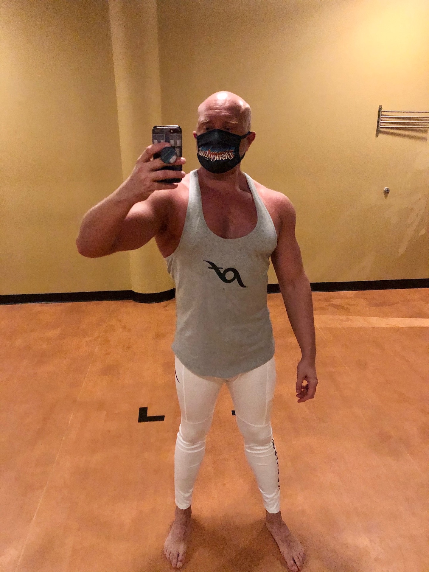 Poseidon Fitness Review – tights and a stringer tank